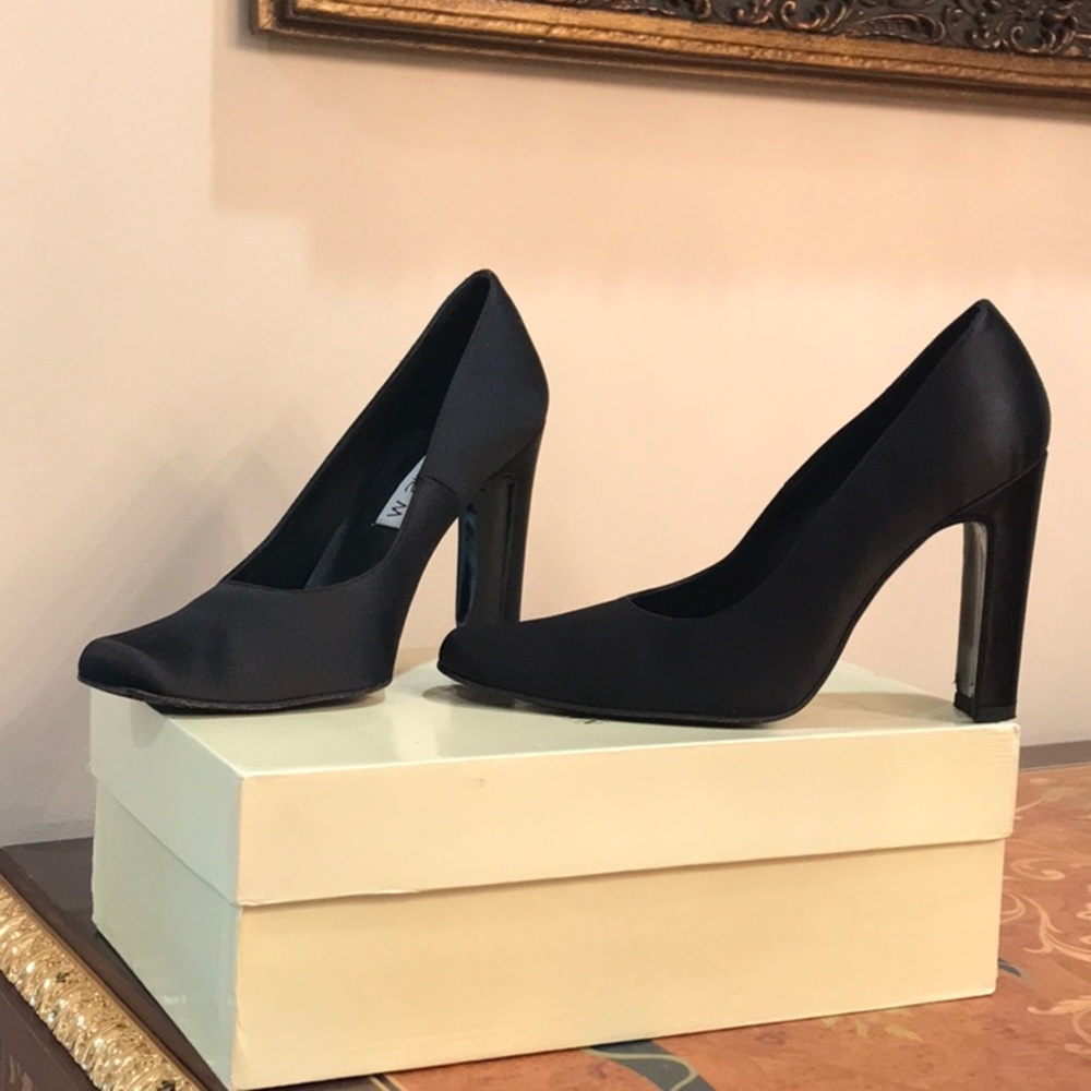 Nathalie M. Black Satin leather Pumps Sz.6.5